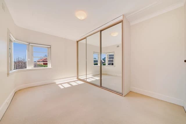 2Bedrooms, 1Bathrooms