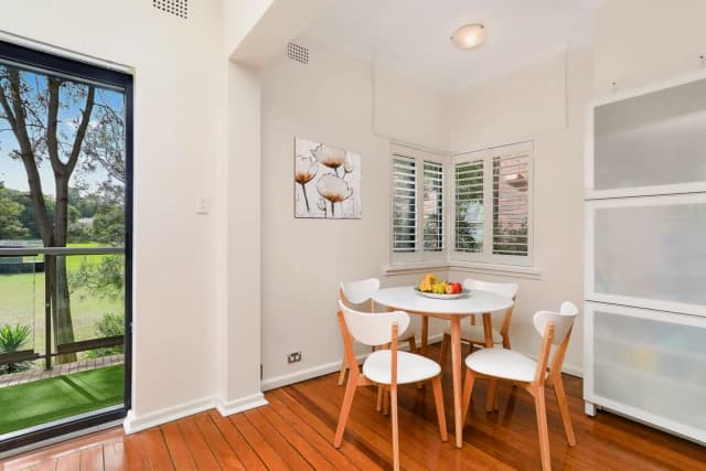 2Bedrooms, 1Bathrooms