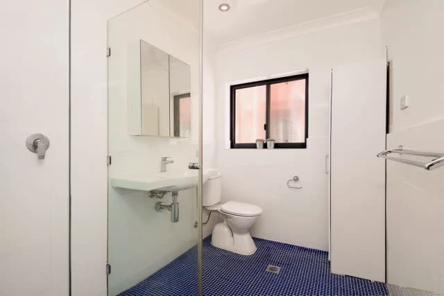 2Bedrooms, 1Bathrooms