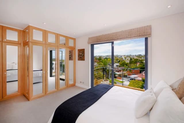 2Bedrooms, 3Bathrooms