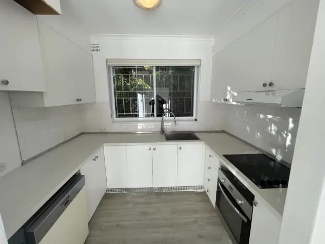 2Bedrooms, 1Bathrooms