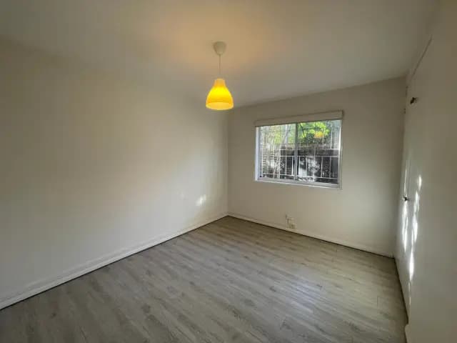 2Bedrooms, 1Bathrooms