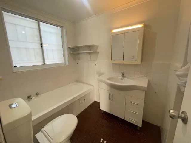 2Bedrooms, 1Bathrooms