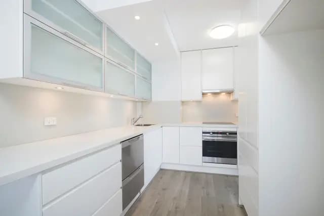 2Bedrooms, 1Bathrooms