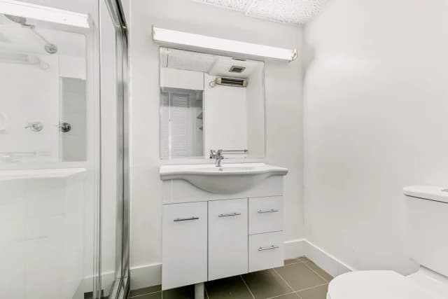 3Bedrooms, 2Bathrooms
