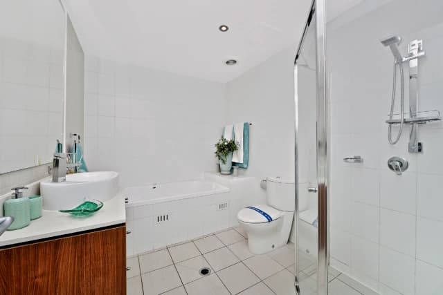 2Bedrooms, 2Bathrooms