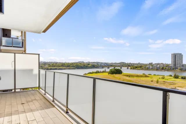 2Bedrooms, 2Bathrooms