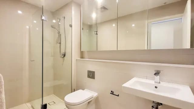 2Bedrooms, 2Bathrooms