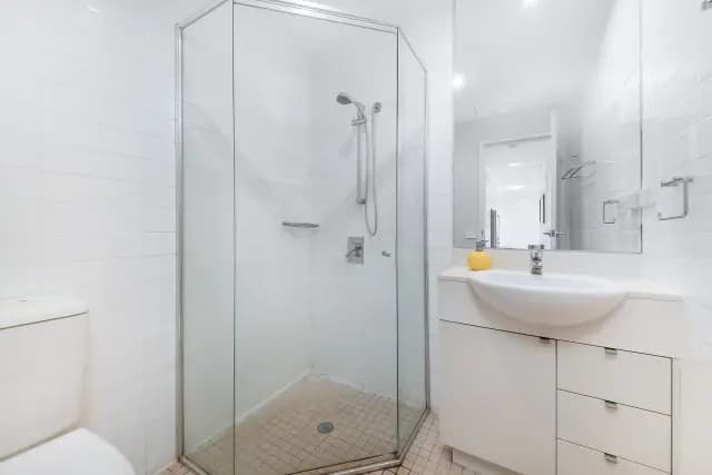 2Bedrooms, 1Bathrooms