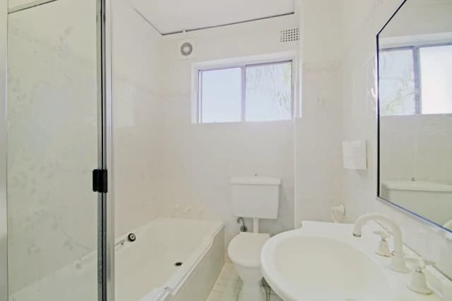 2Bedrooms, 1Bathrooms