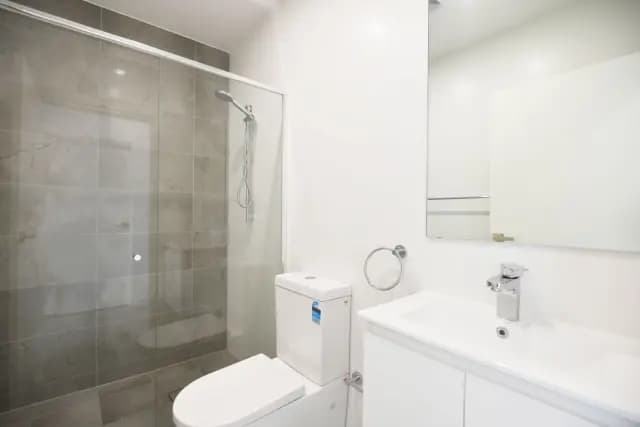2Bedrooms, 1Bathrooms