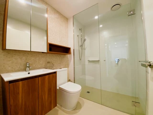 2Bedrooms, 2Bathrooms
