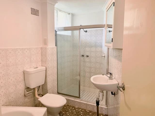 2Bedrooms, 1Bathrooms