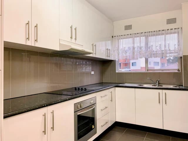 2Bedrooms, 1Bathrooms
