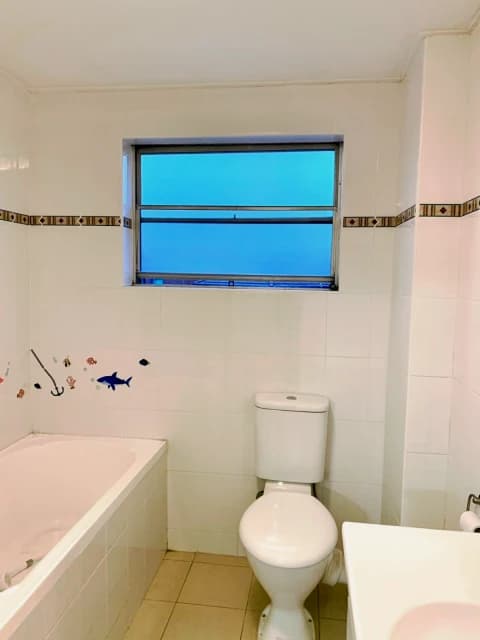 2Bedrooms, 1Bathrooms