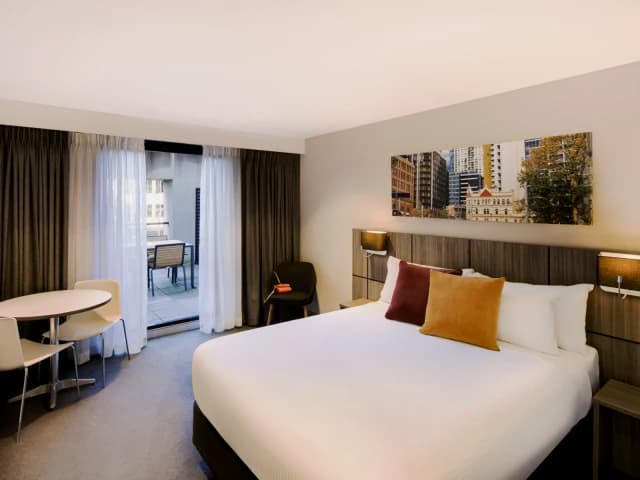 Standard Queen Room