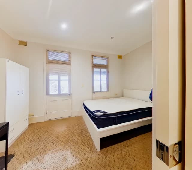 Room 4 (Ensuite/balcony)