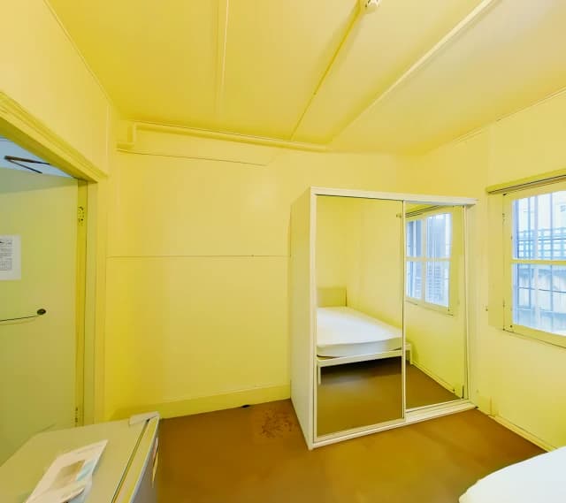 Room 28