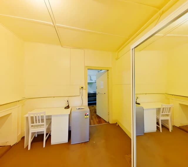 Room 28