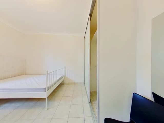 Room4