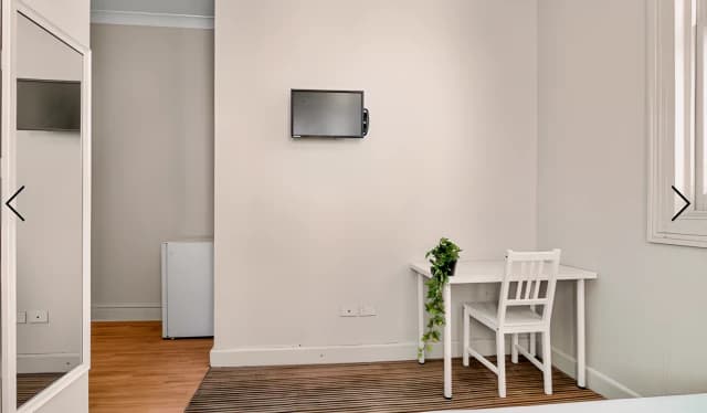 Room 27