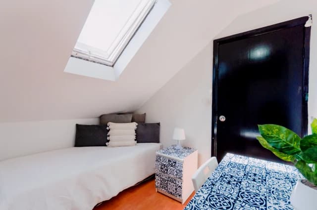 Room 8