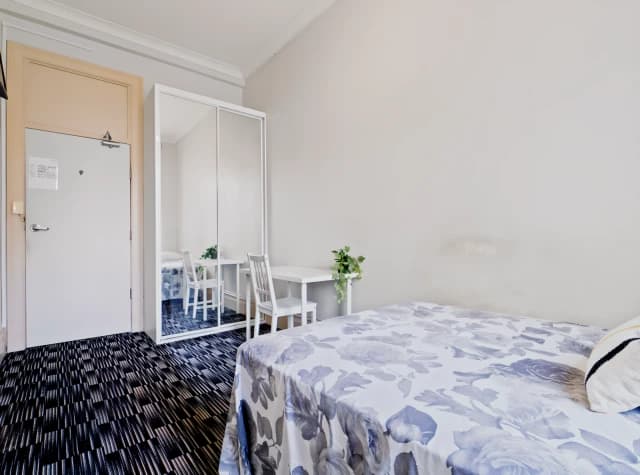 Ensuite