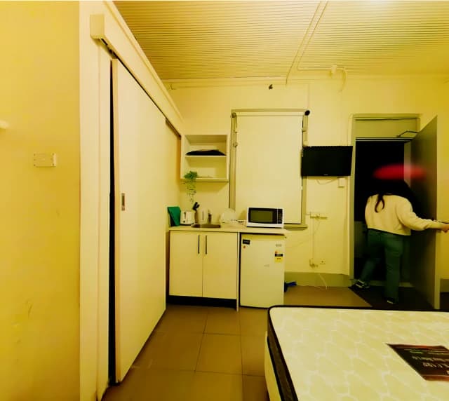 Room 8-Studio