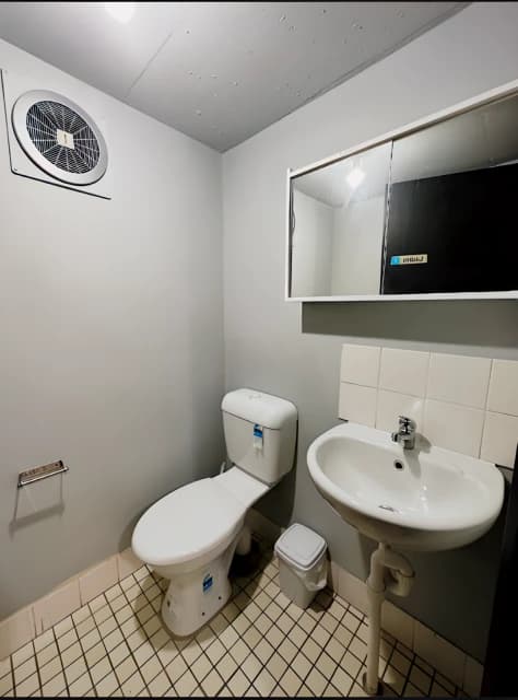 Room 1 #371