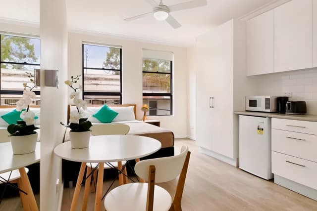 Attractive studio near Redfern Park
