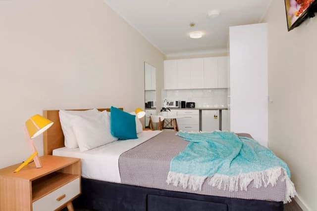 Attractive studio near Redfern Park