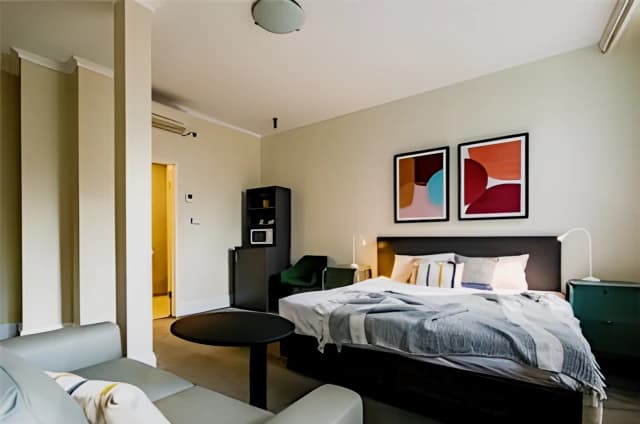 Large double ensuite bedroom in Haymarket