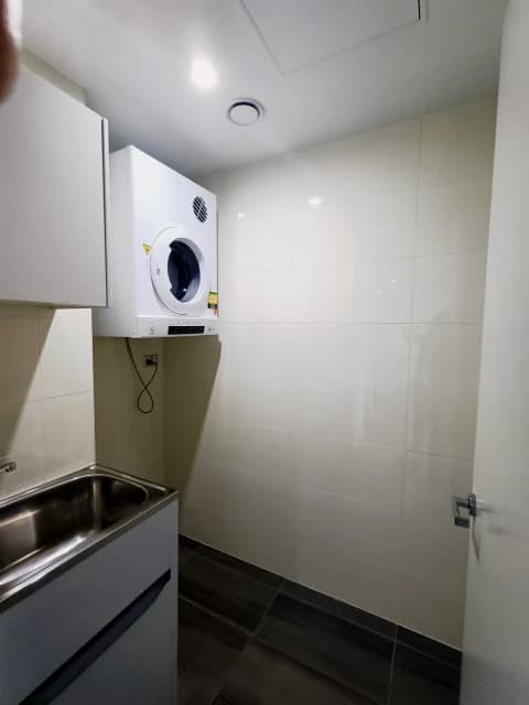 1 bed 1 bath*536