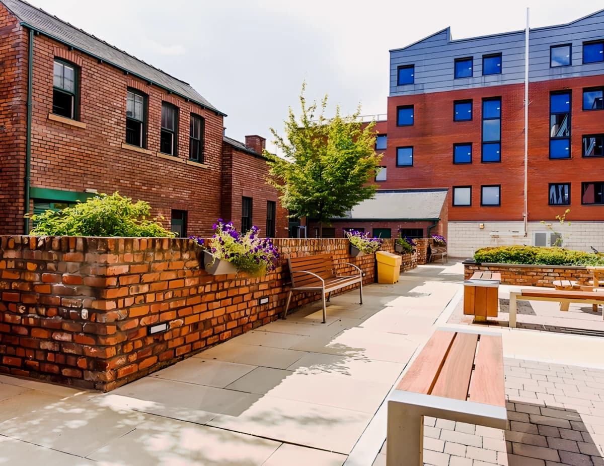 Outdoor Features