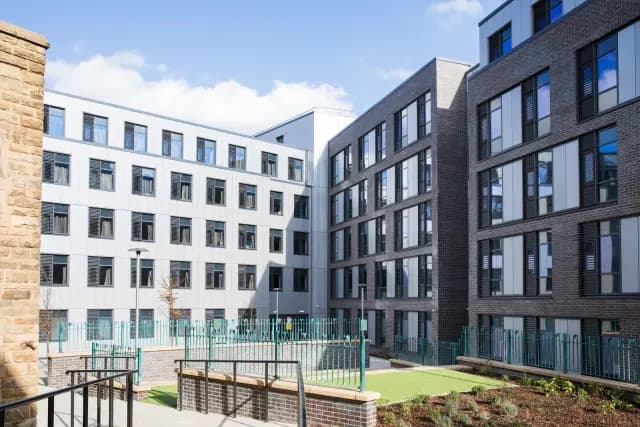 St Vincents Place image 2
