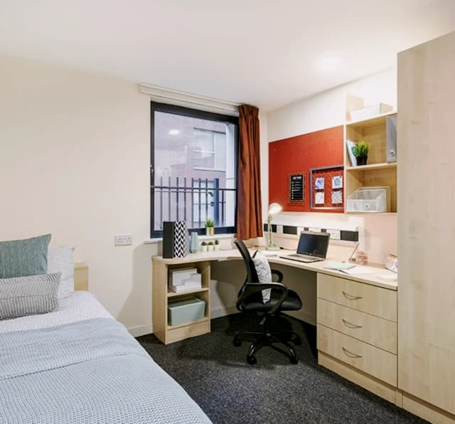 Hoyle Street S3