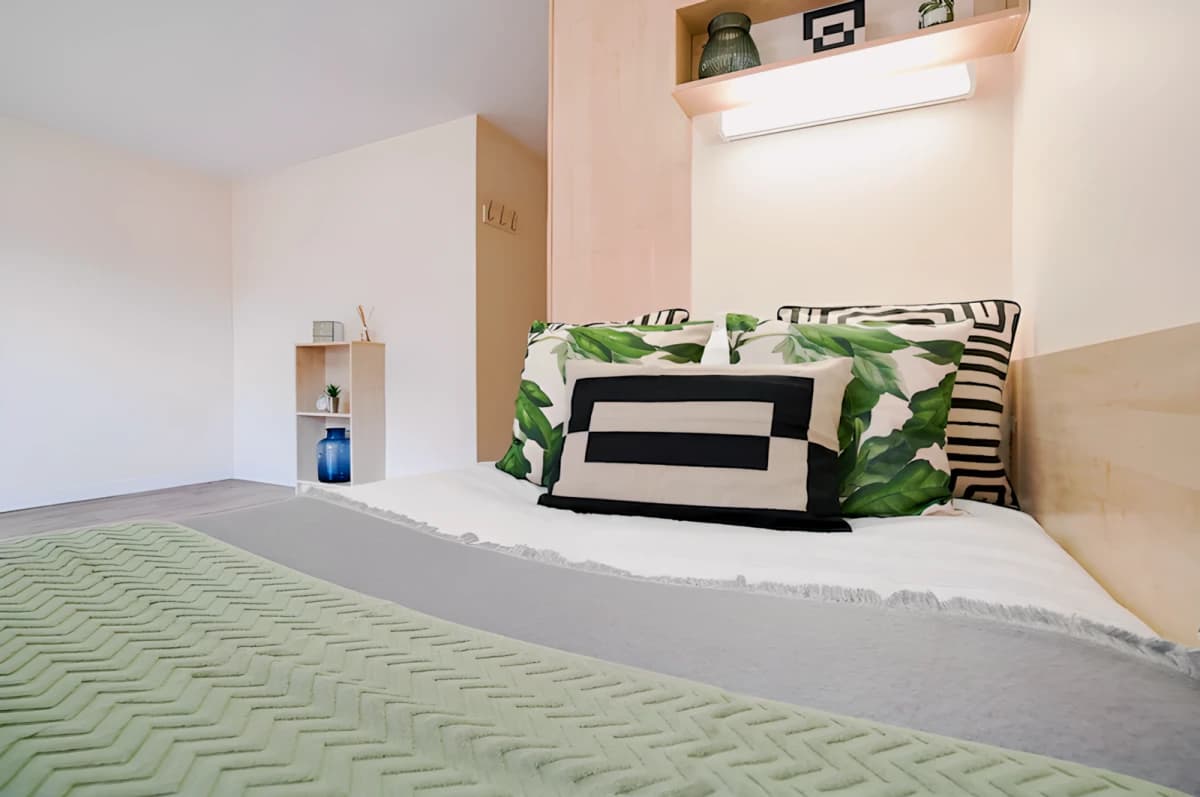 Rockingham House image