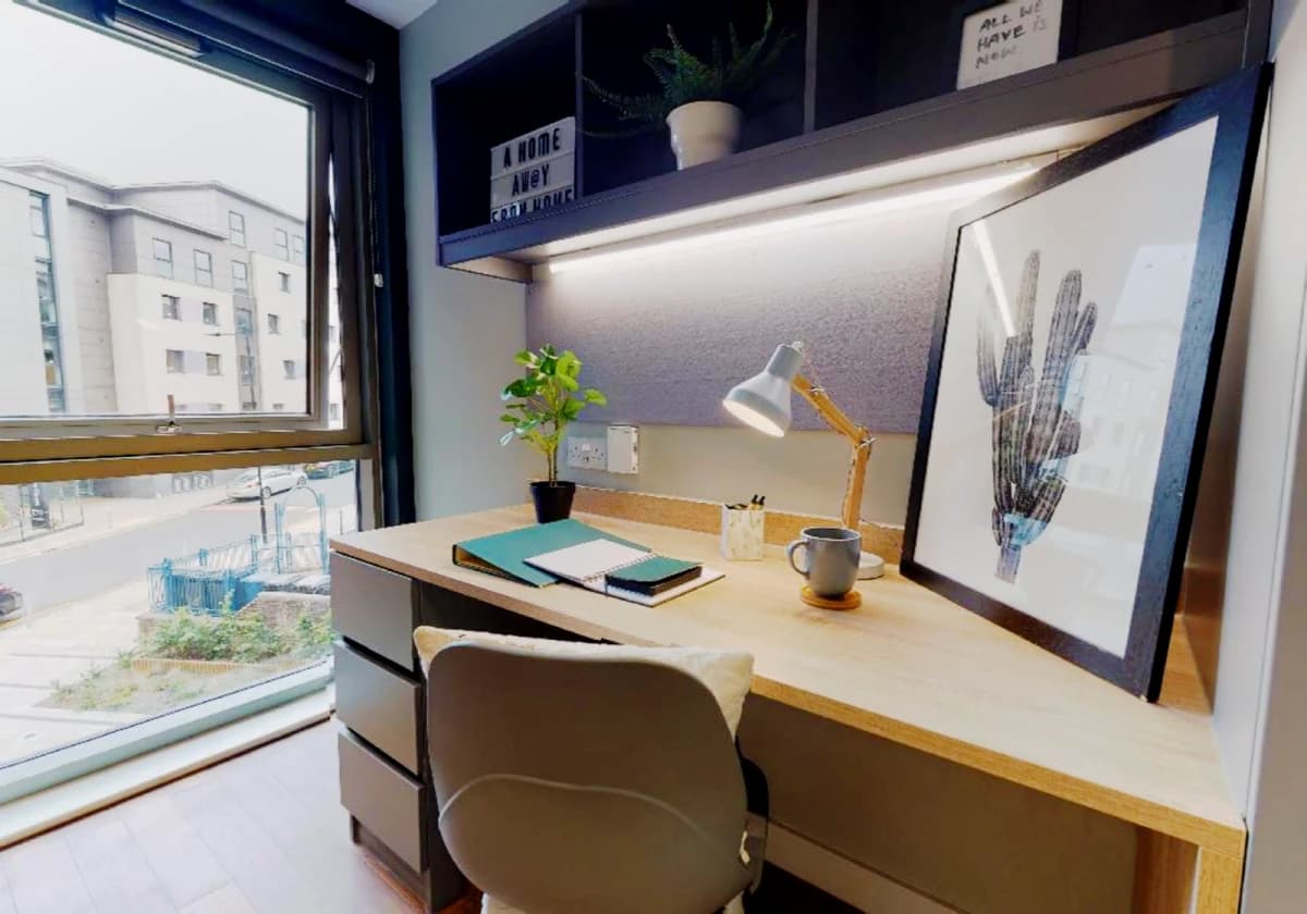 iQ Knight House image