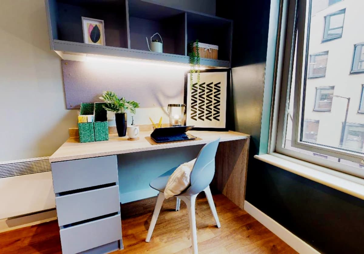 iQ Knight House image