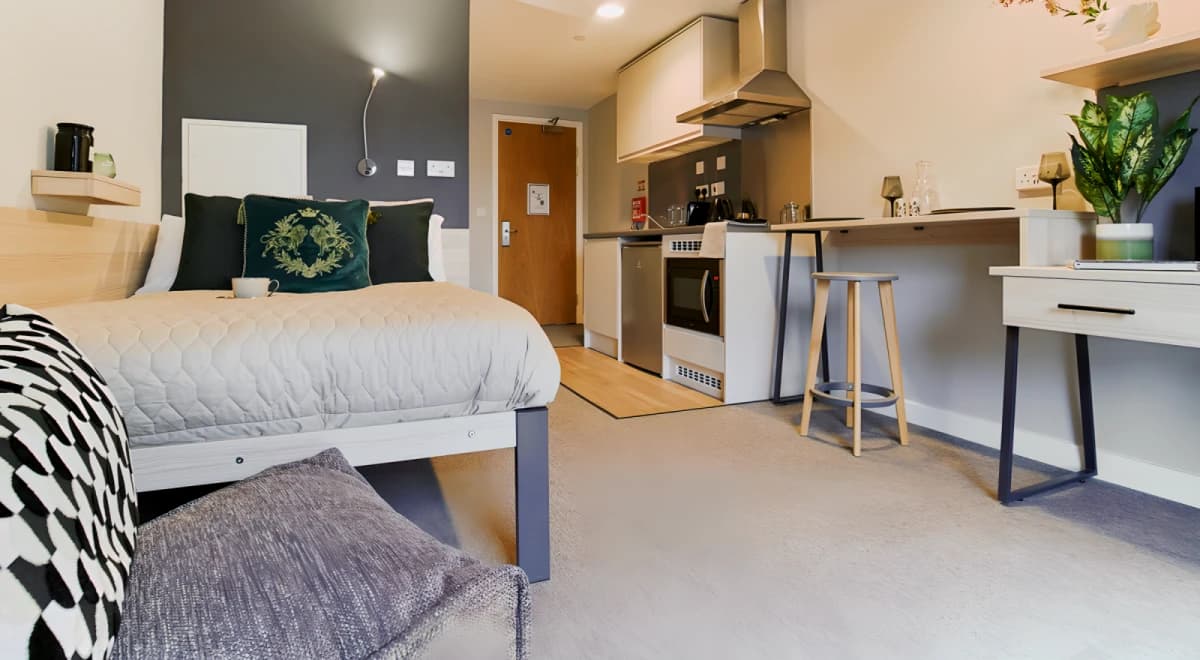 Straits Manor image