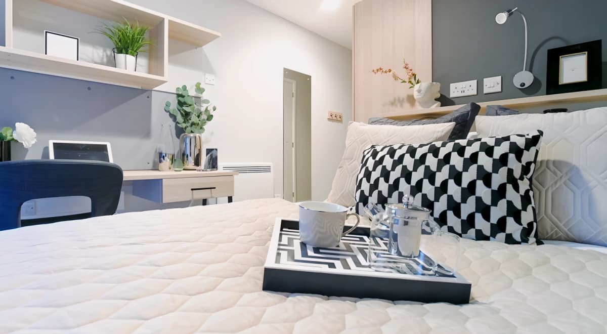 Straits Manor image