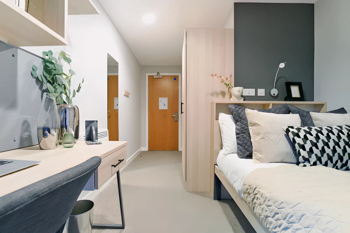 Straits Manor image