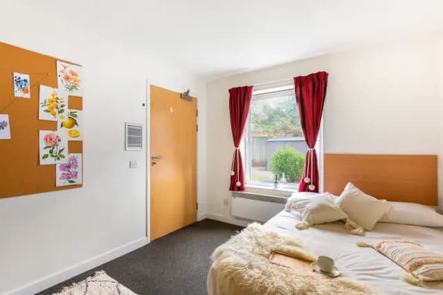 Bramall Court image 5