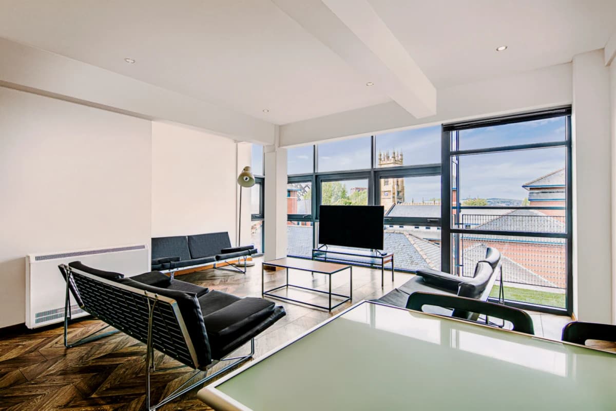 6 Bed Apartment