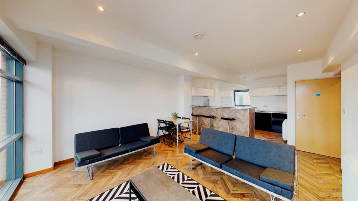 6 Bed Apartment