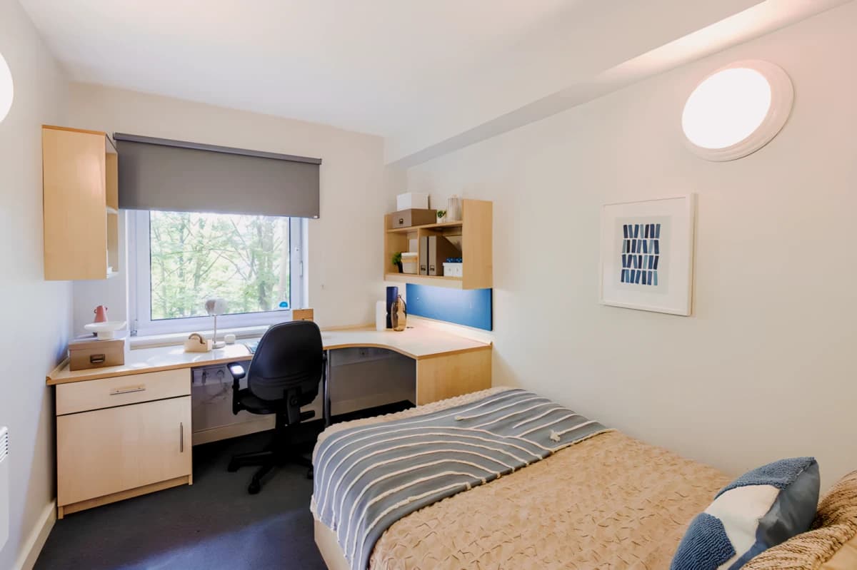 Charlotte Court image
