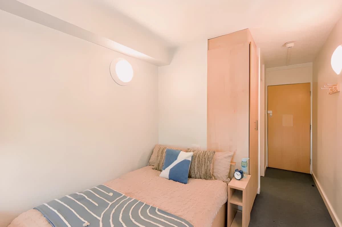 Charlotte Court image