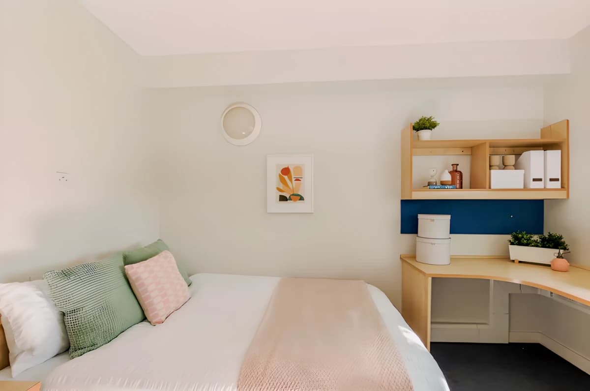 Charlotte Court image