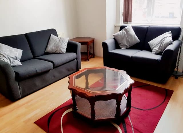 7 Bed, 1 Bath