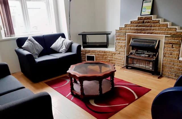 7 Bed, 1 Bath